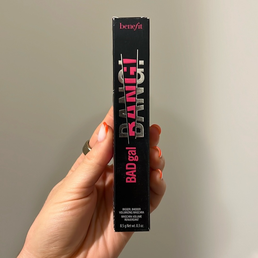 Benefit Bad Gal Bang mascara in Intense Pitch Black, new